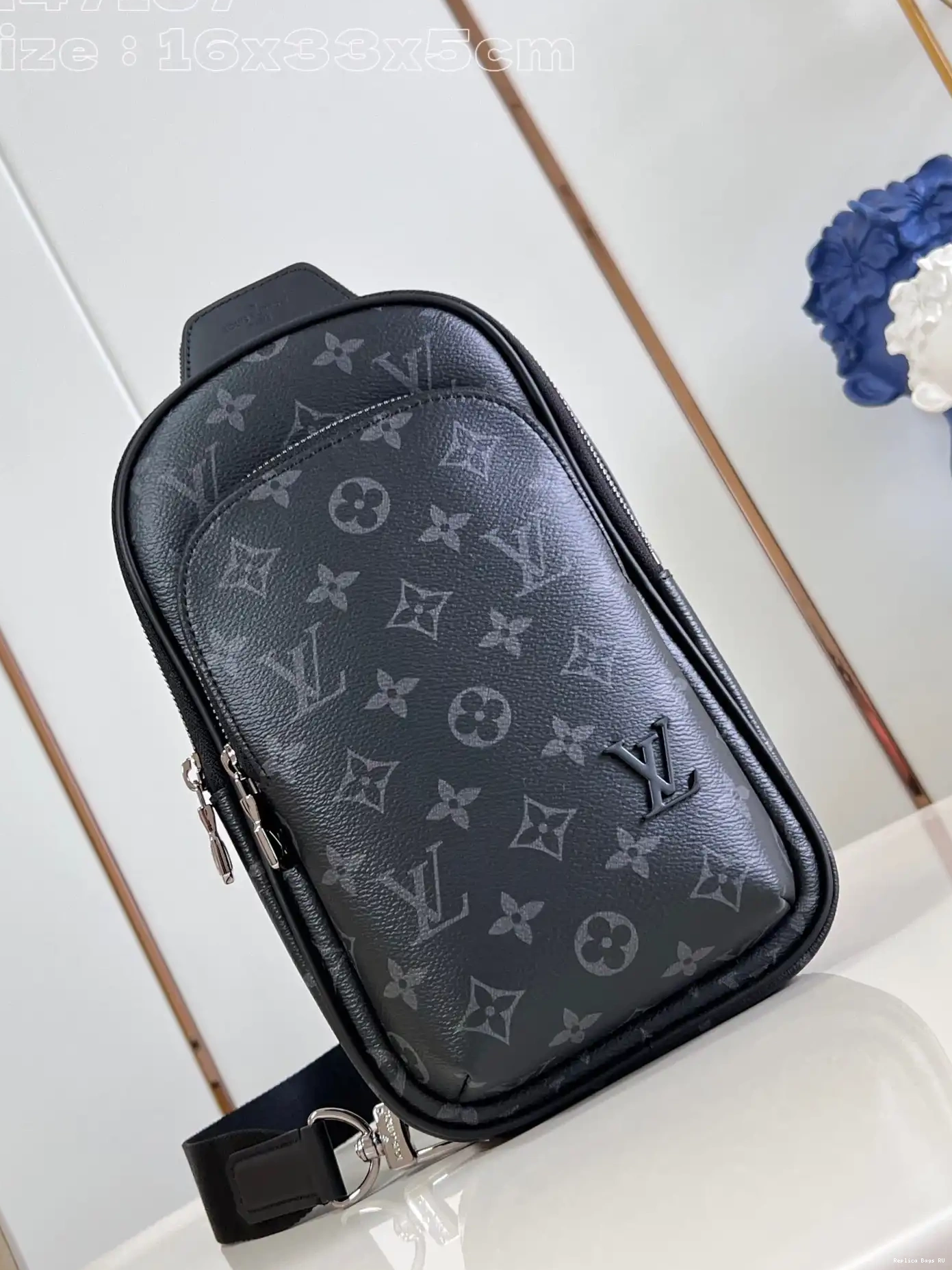 VUITTON Slingbag-16*33*5.7CM Avenue LOUIS 0526